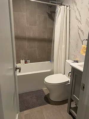 Rented by Delmark Realty LLC | media 10