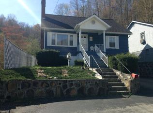 205 Maple Ave, Pineville, WV 24874