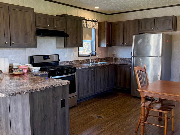 2nd image of 377 Woodland Heights Ter