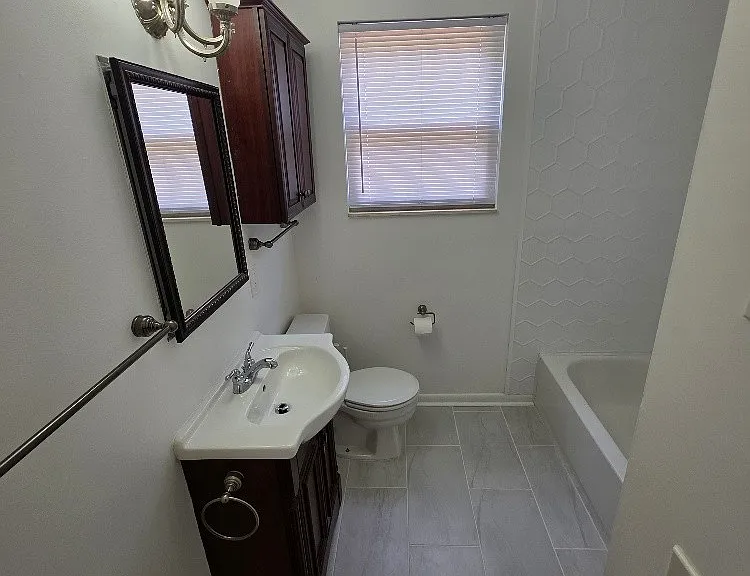 135 Grenadier Dr — Photo 11