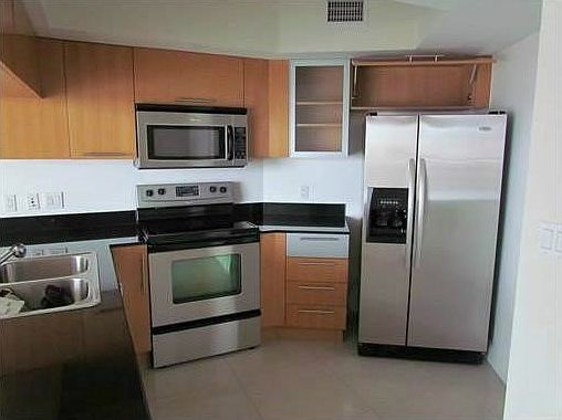 3rd image of 1750 N Bayshore Dr APT 2004
