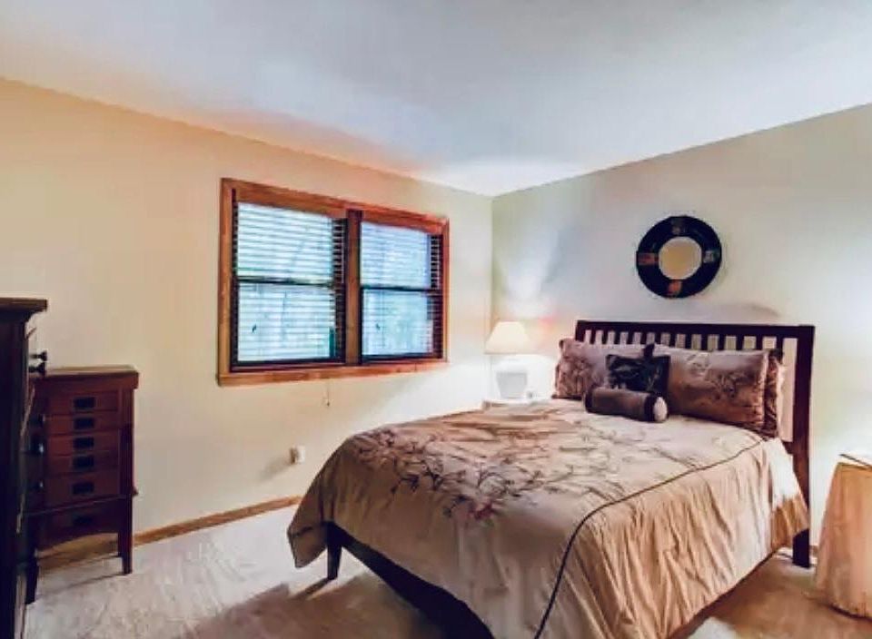 Lower level: bedroom