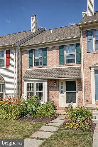 1st image of 421 Maple Glen Cir
