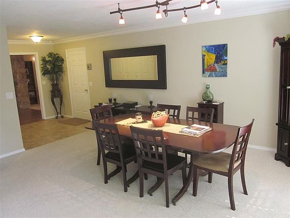 Formal Dining