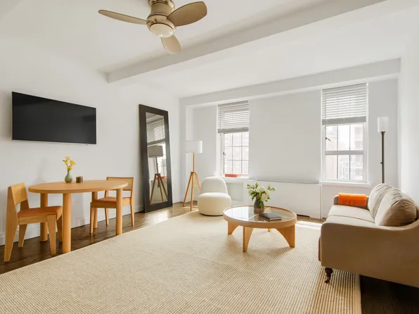 410 West 24th Street image 1 of 31