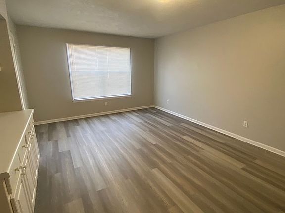 5th image of 904 N Montgomery St APT 6