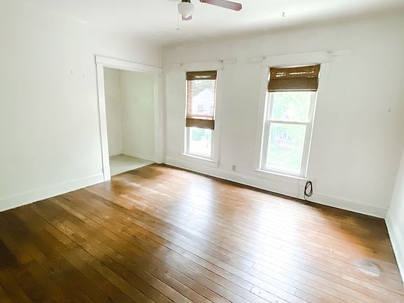 2nd image of 125 W Lutz Ave Unit 3