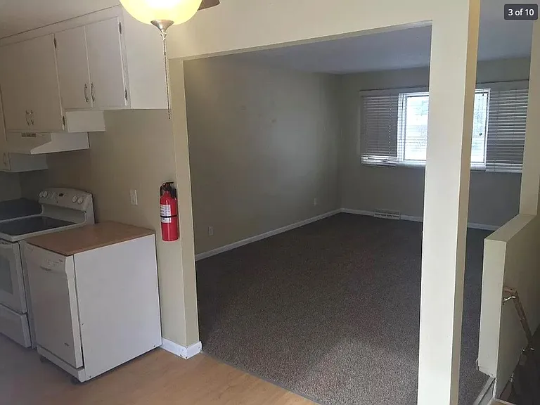 1611 Crosby Ln — Photo 8