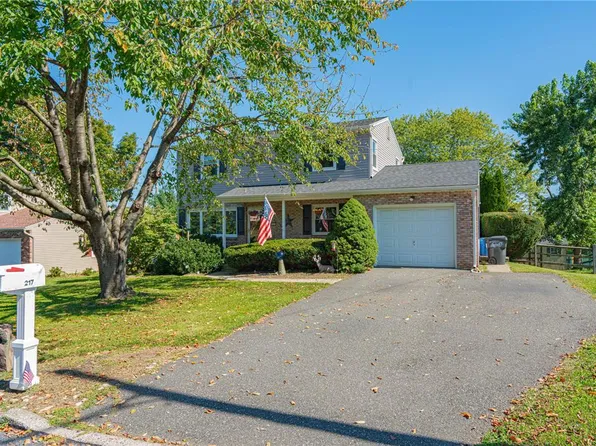 217 Calvary Ave, Emmaus, PA 18049