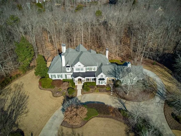 820 Hedgegate Ct, Roswell, GA 30075