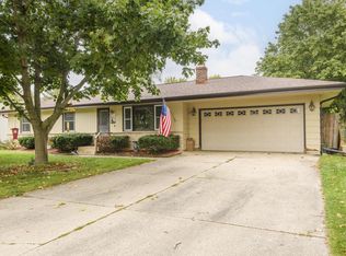 304 Park Ave, Eagle, WI 53119