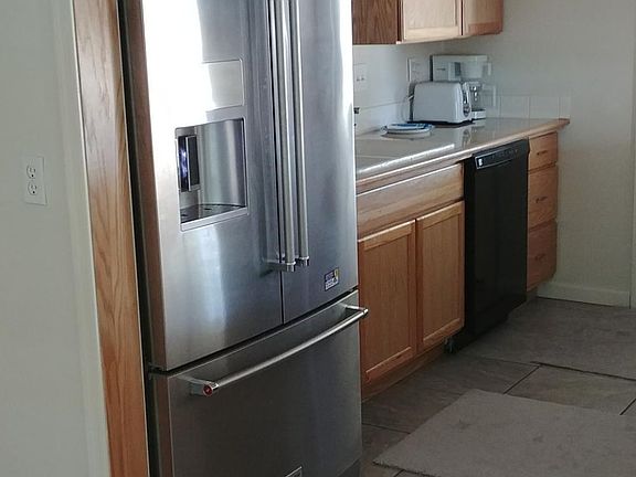 5th image of 1053 E 7th Dr
