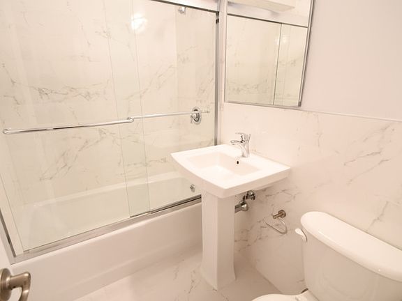 The Capri - Bathroom - GCC-12C
