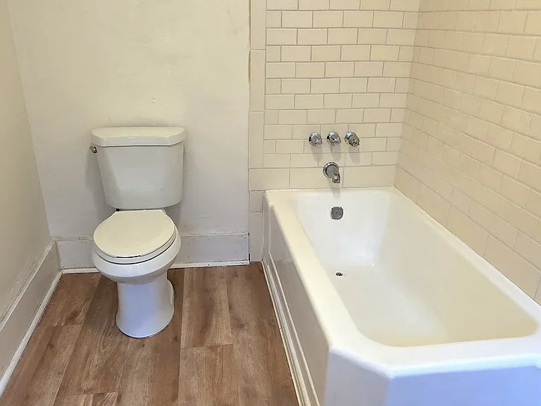 1141 W Gage Ave — Photo 10