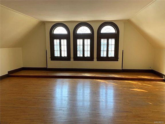 4th image of 179 Richmond Ave APT 3