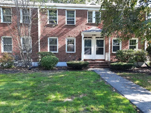 70 Colony Rd, West Springfield, MA 01089