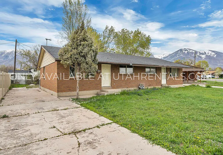 1194 W 300 N — Photo 1