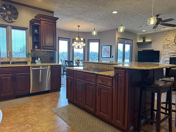 4th image of 620 E Lochland Rd