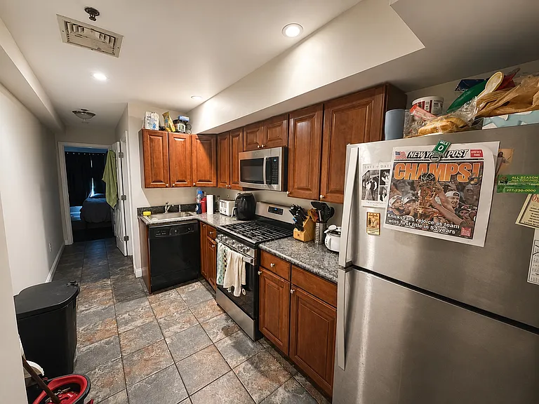 91 Madison St #4 — Photo 5