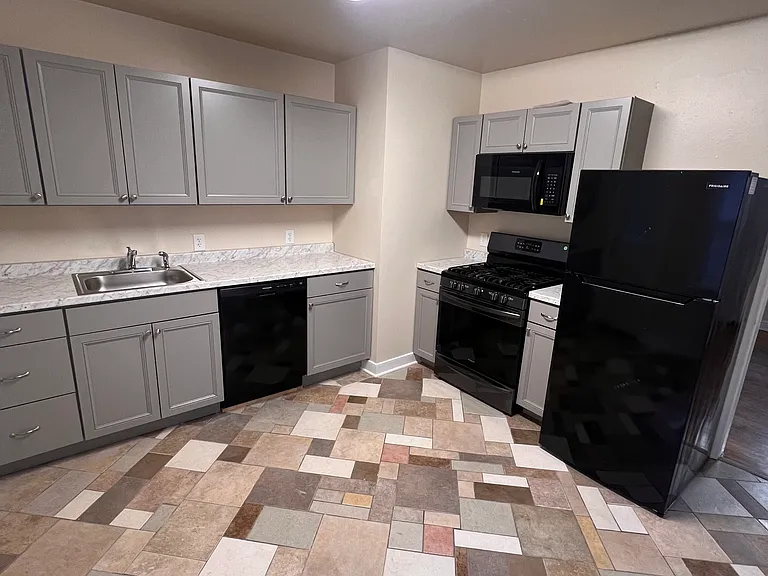 1433 Minefee St — Photo 6