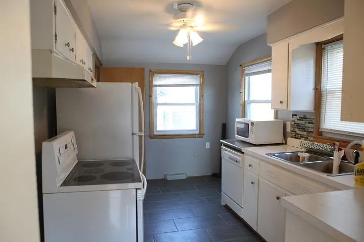 E Seneca Ave — Photo 6