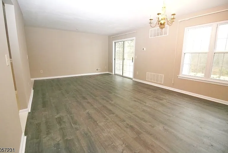 249 Potomac Dr — Photo 3
