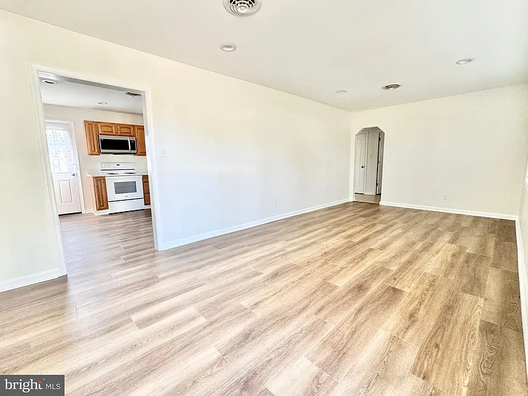 69 McDaniel Dr — Photo 5