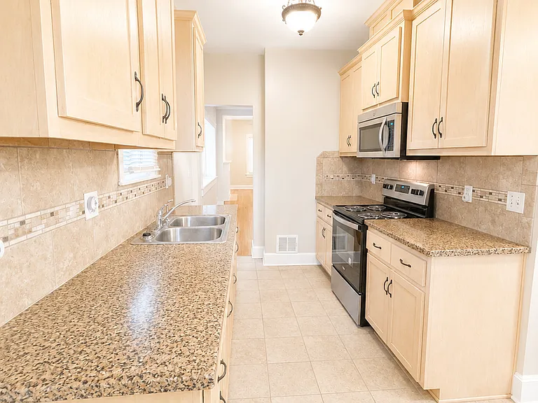4329 Tracy Ave — Photo 4