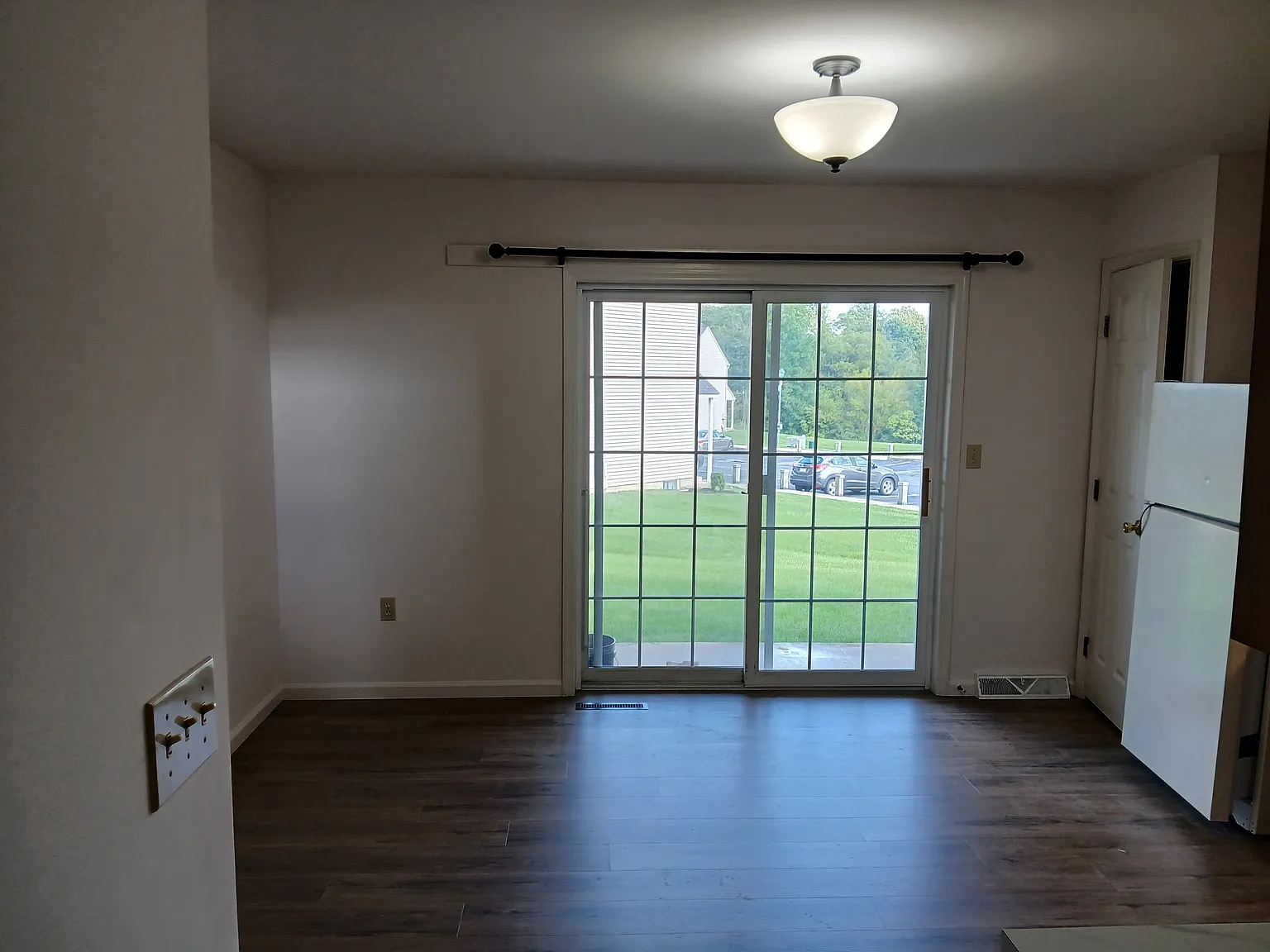 2 bed, 1.5 bath, 1120 sqft, $1,550 — Photo 2