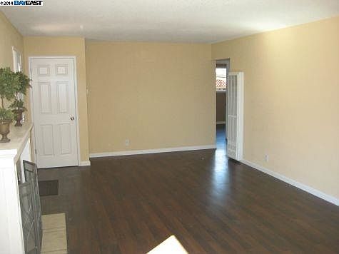 3rd image of 938 Sunset Dr
