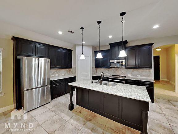 3rd image of 405 Bentley Dr