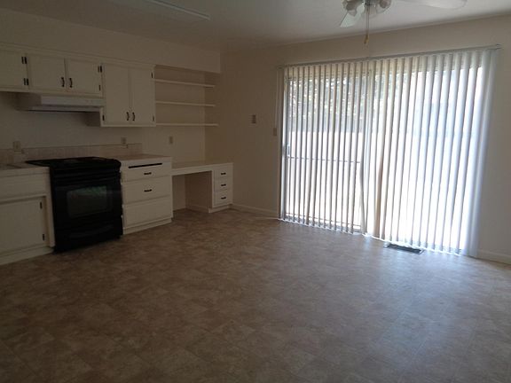 5th image of 2326 Bell St