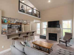 6219 NE Carillion Dr UNIT 201, Hillsboro, OR 97124