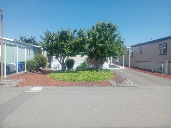 2017 Hummingbird Dr #2017, McKinleyville, CA 95519