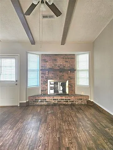 3 bed, 1.0 bath, 1013 sqft, $1,375 — Photo 2