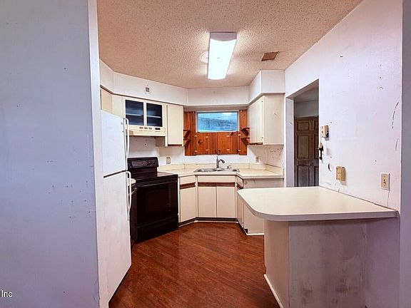 5th image of 1455 BEGONIA Street