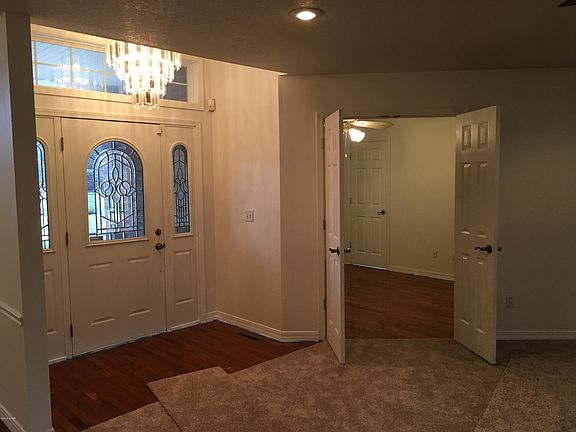 3rd image of 614 Powell Ct