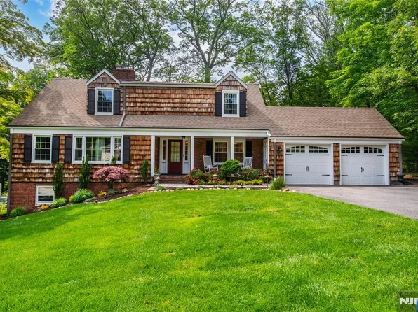 28 Iowa Rd, Wayne, NJ 07470