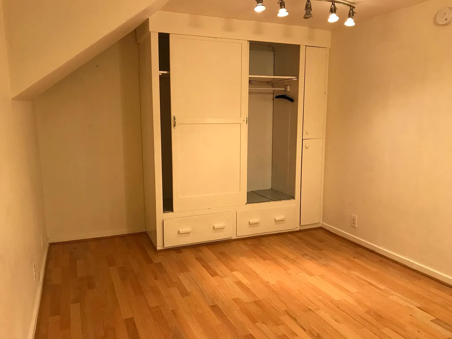515 Foote St SW — Photo 3