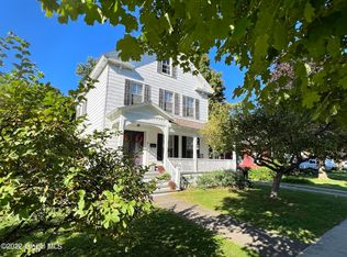 9 Spring St, Cambridge, NY 12816