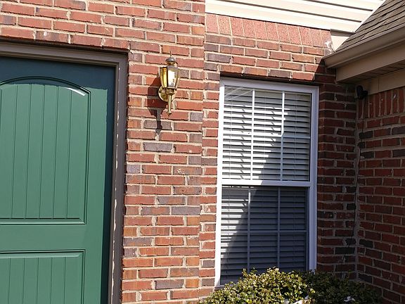 3rd image of 2745 Woodlawn Way