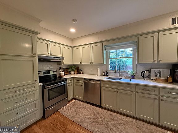 3rd image of 110 Springvale Rd