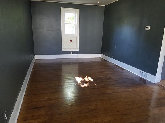 3rd image of 411 W 29th St