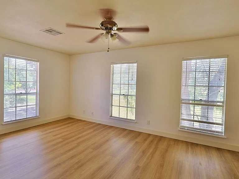 3181 Pinehurst Dr #D — Photo 21