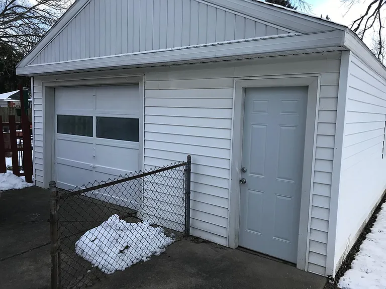 2333 Dunham St — Photo 16