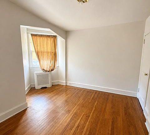 3rd image of 1920 Penfield St