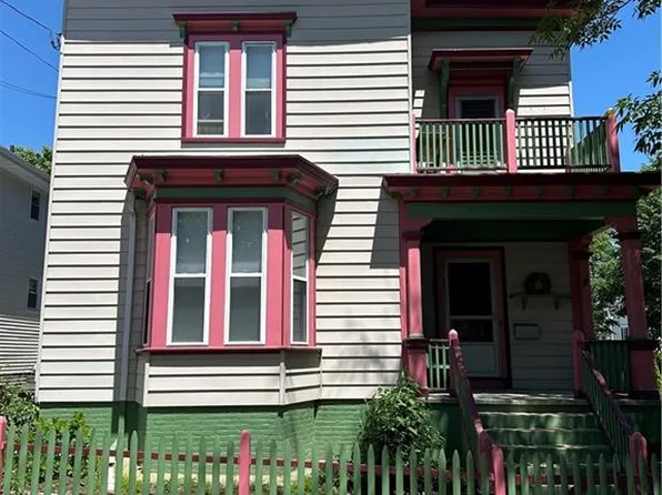 35 Dover St, Providence, RI 02908