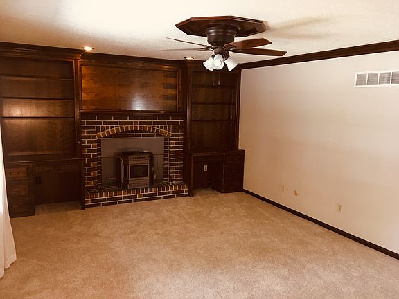 3rd image of 208 SE Noeleen Ln