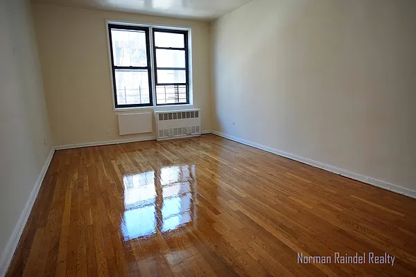 Rented by Norman Raindel, LREB | media 18