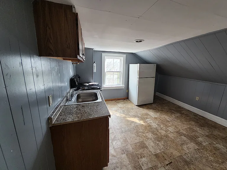 274-278 Cold Spring Rd #1 — Photo 2